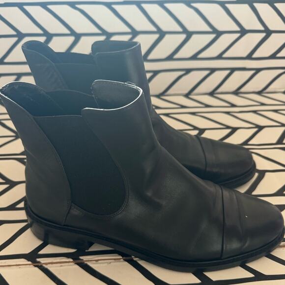 Stuart Weitzman Men’s Gobi black leather ankle boot size 10 - Picture 4 of 10